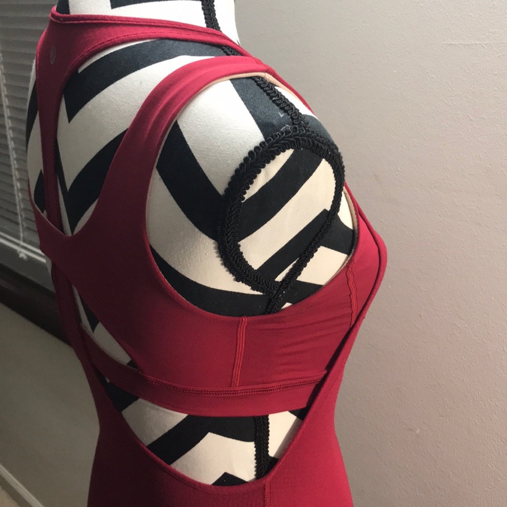 Lululemon All sport support tank burgundy - Picture 6 of 7